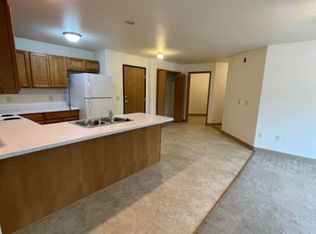 218 10th Ave #244, Eau Claire, WI 54703