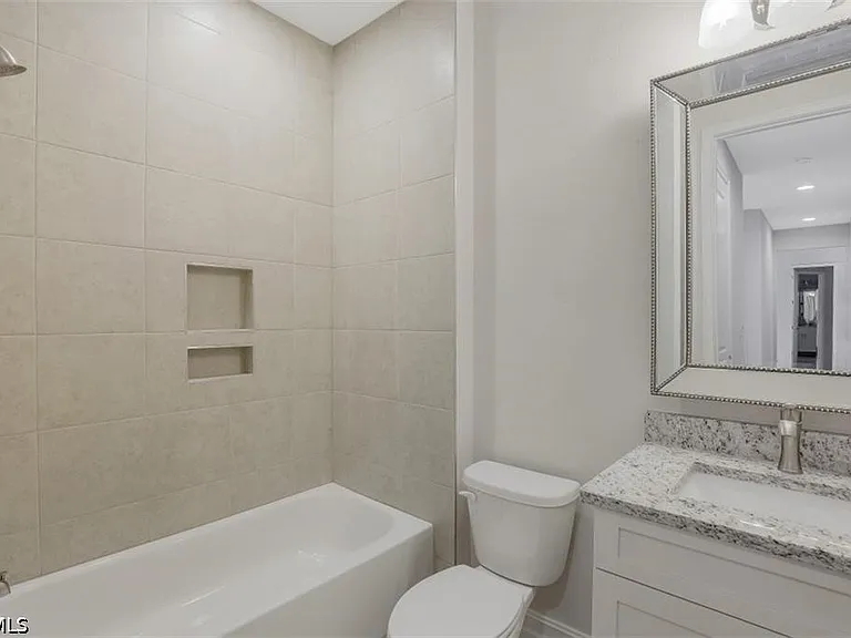 37 SE 23rd Ave — Photo 32