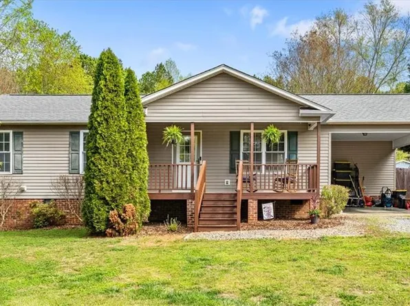 4620 Beau Ct, Trinity, NC 27370