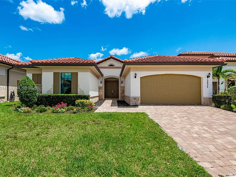 12835 Bayside Ct — Photo 4