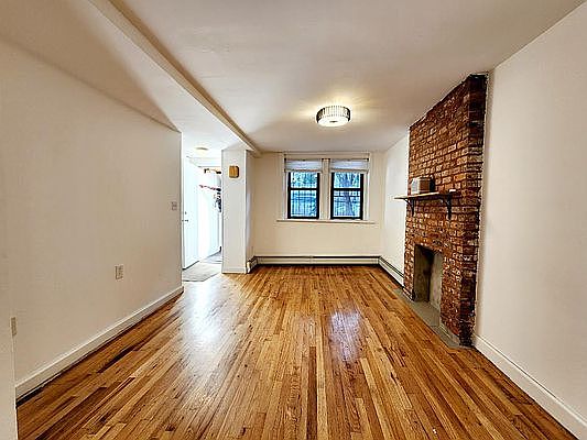 1st image of 255A 19th St #1