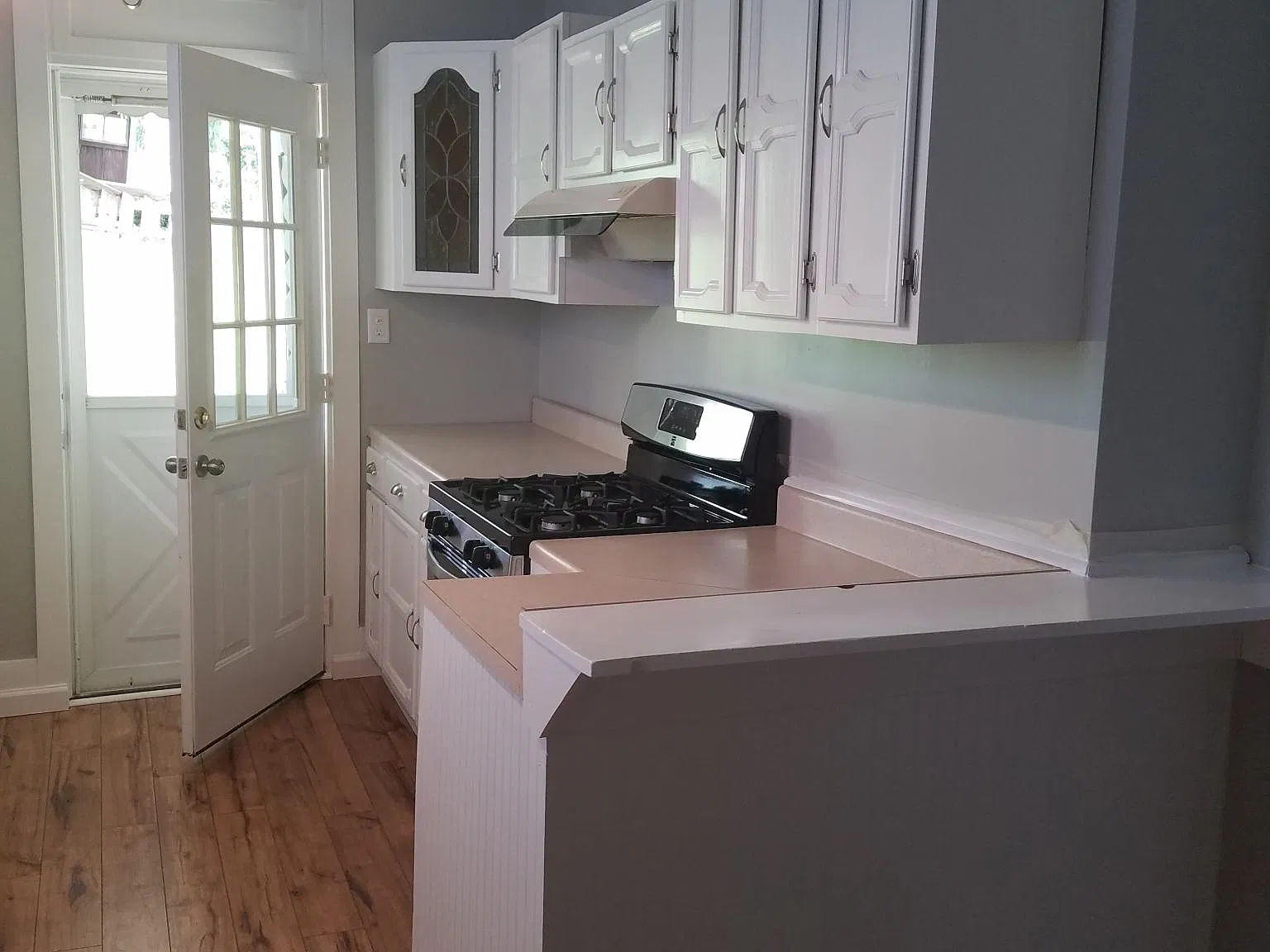 215 Elm St — Photo 4