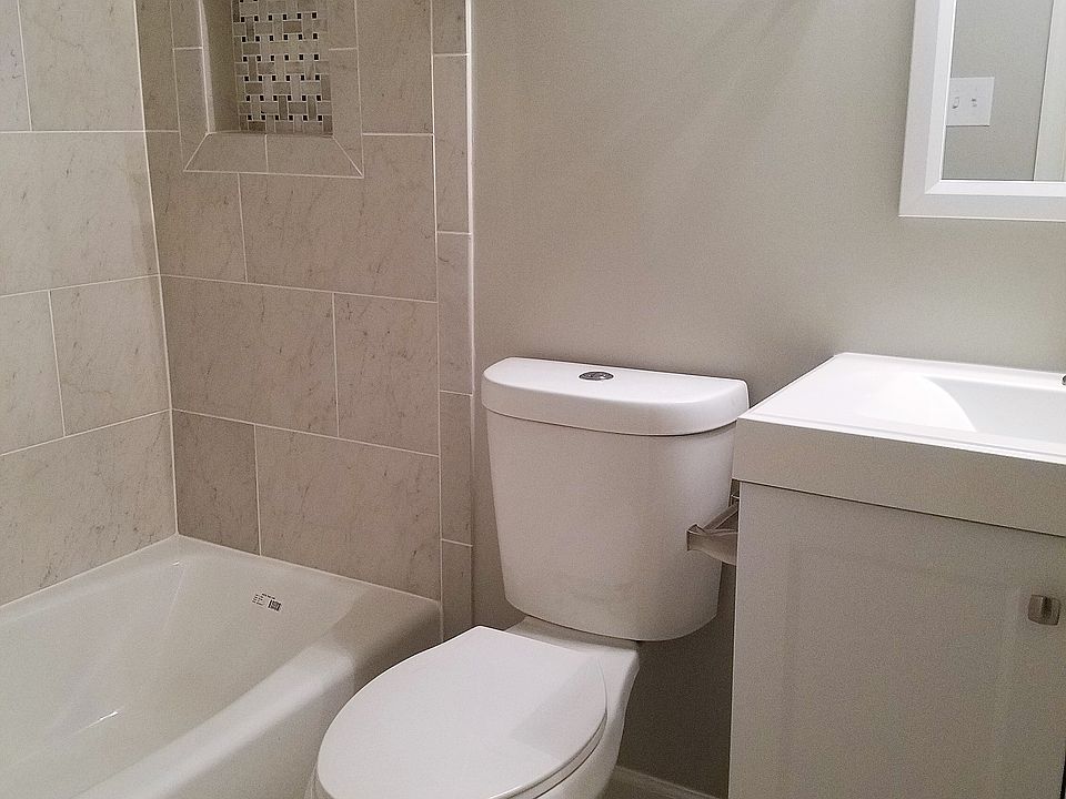 1st image of 2079 Mayflower Dr