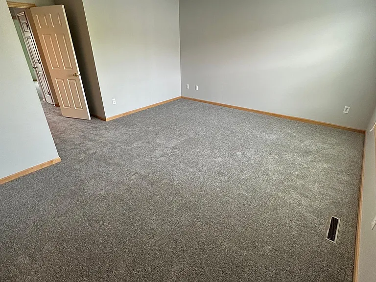 15830 Frisian Ln — Photo 11