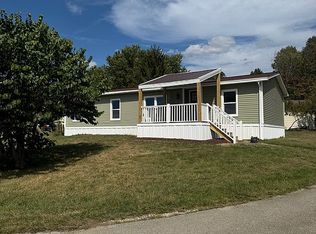 33 Interstate Dr, Claysville, PA 15323