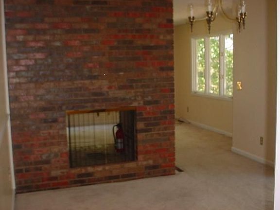 4th image of 109 Dogwood Cir