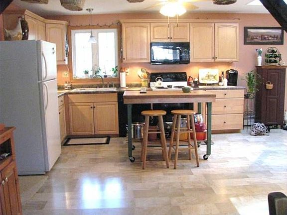 2nd image of 106 Saranac Dr