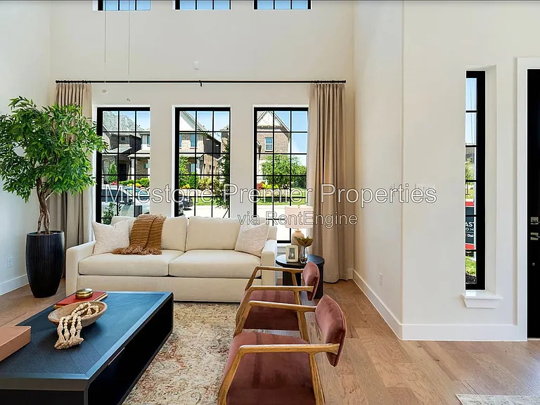 7251 Van Tuyl Pkwy — Photo 4