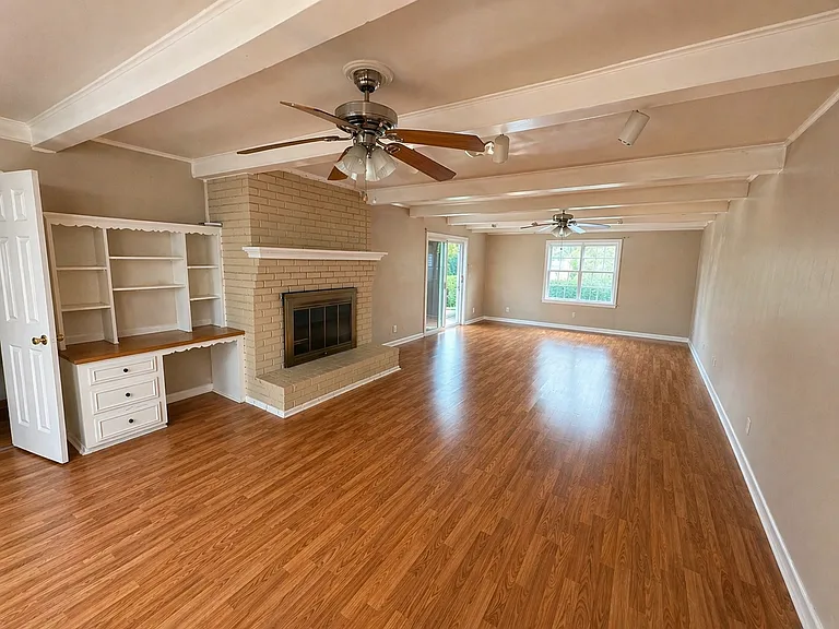 2307 Oliver Ave — Photo 6