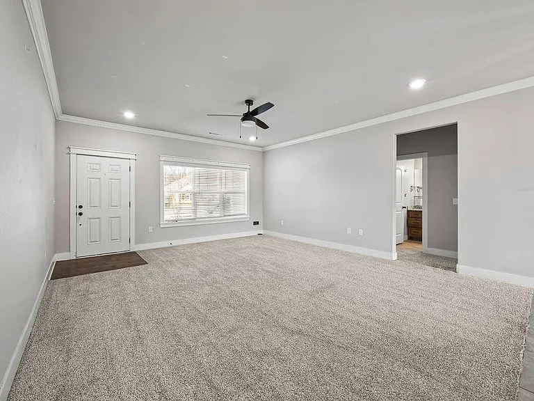 1052 Hampton St — Photo 13