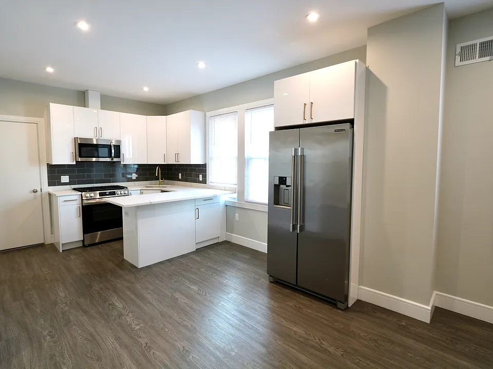 59 Locust Ave #1B