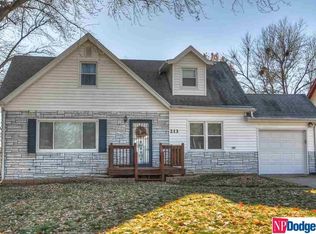213 Shamrock Rd, Gretna, NE 68028