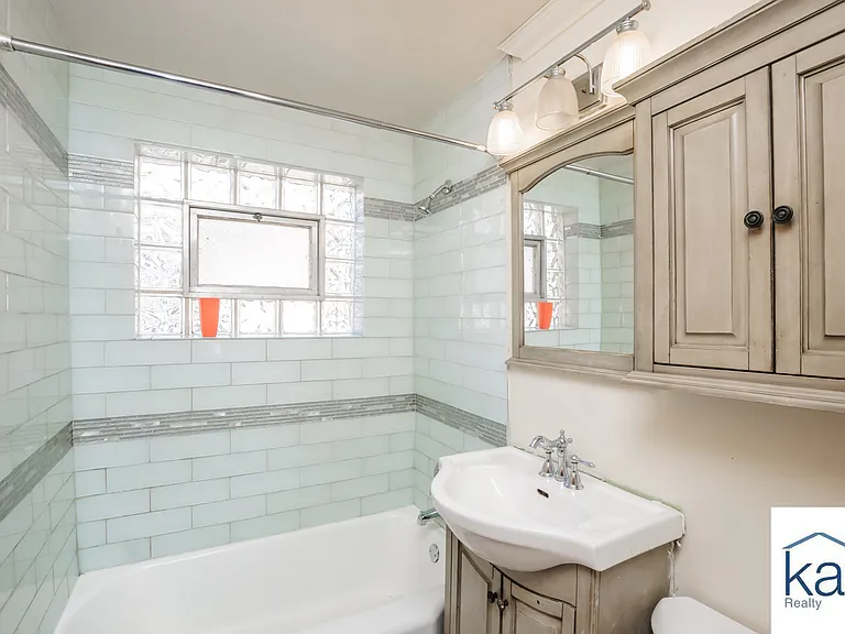 3719 W 81st Pl — Photo 10
