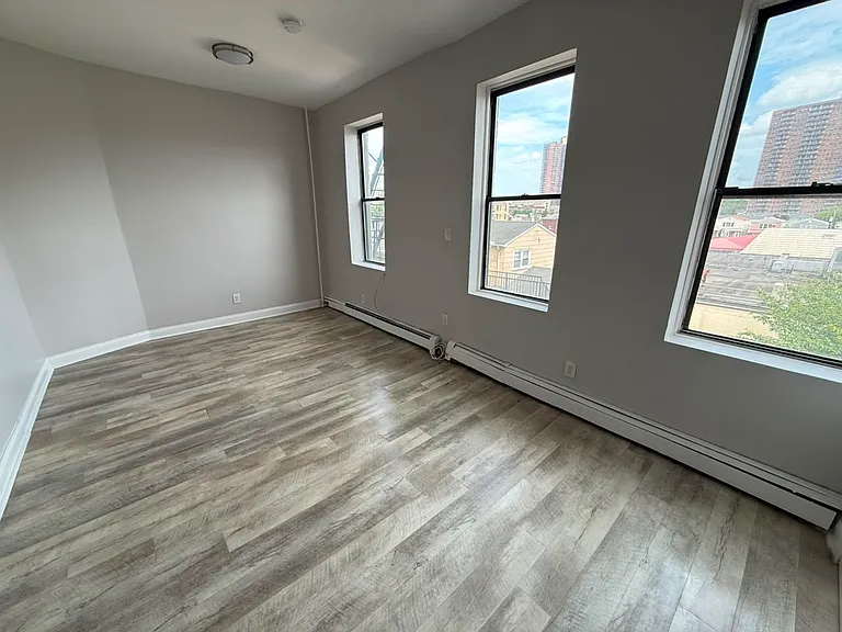 5708 Hudson Ave #10E — Photo 3