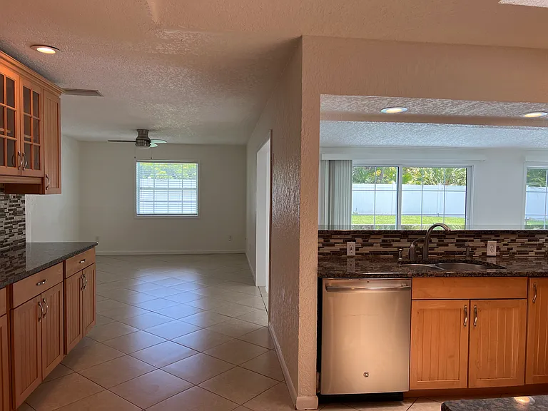 990 Windsong Way — Photo 15