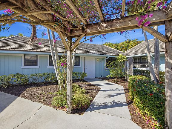 2nd image of 1127 E Seminole Avenue #21c