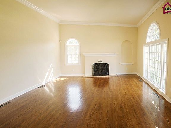 2nd image of 603 W Las Cruces Ave