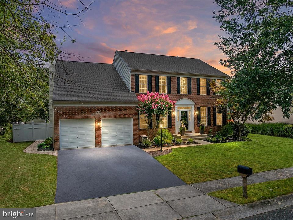 1st image of 2407 Valley Brook Ln