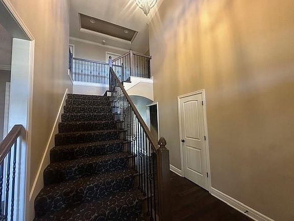 5th image of 15828 Hayes St