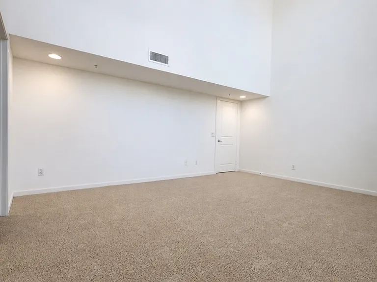 1226 23rd St #9 — Photo 15