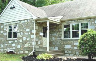 939 Phillips Pl, Feasterville Trevose, PA 19053