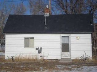 643 W State St, Rawlins, WY 82301
