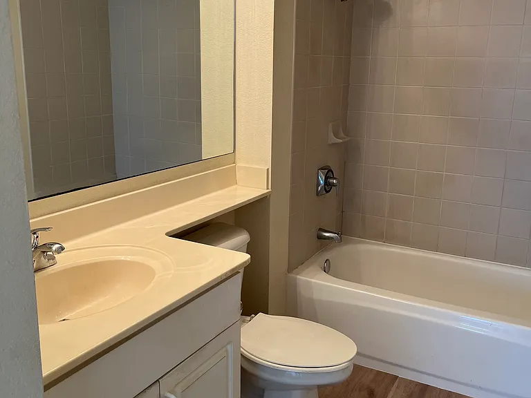 1090 Ala Napunani St #205 — Photo 9