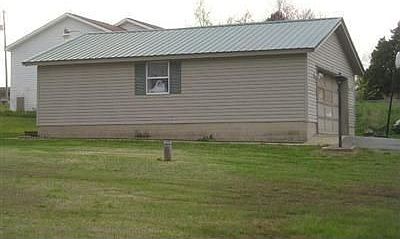 2nd image of 6923 Leslie Ln