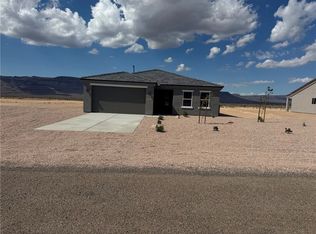 10651 S Black Mesa Dr, Yucca, AZ 86438