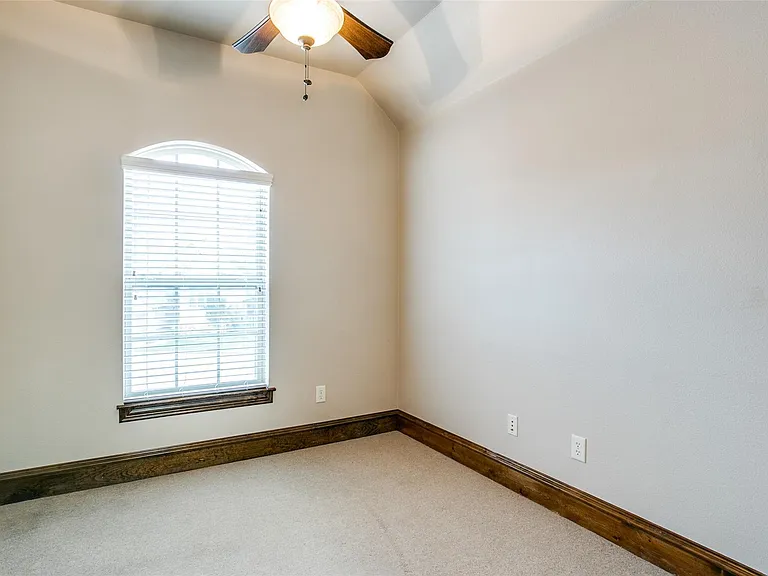 1805 Castle Ct — Photo 26