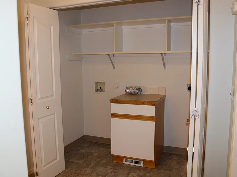 1386 Brown St #B — Photo 4