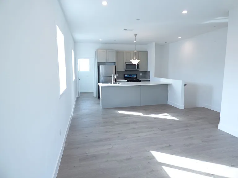 1258 N Hobart Blvd — Photo 14