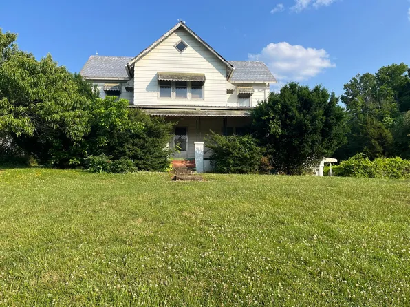 142 Hill Station Alley Rd, Gate City, VA 24251