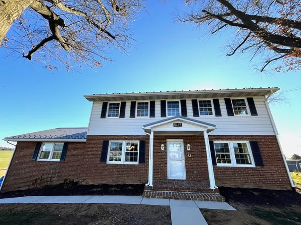 8298 Scenic Dr, Shippensburg, PA 17257