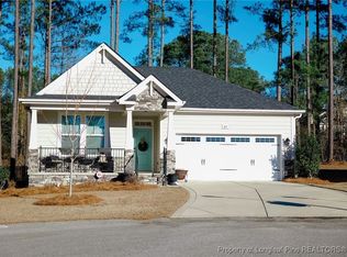 25 Glenside Cts, Spring Lake, NC 28390