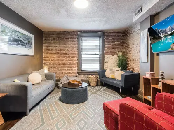 (undisclosed Address), Kansas City, MO 64111