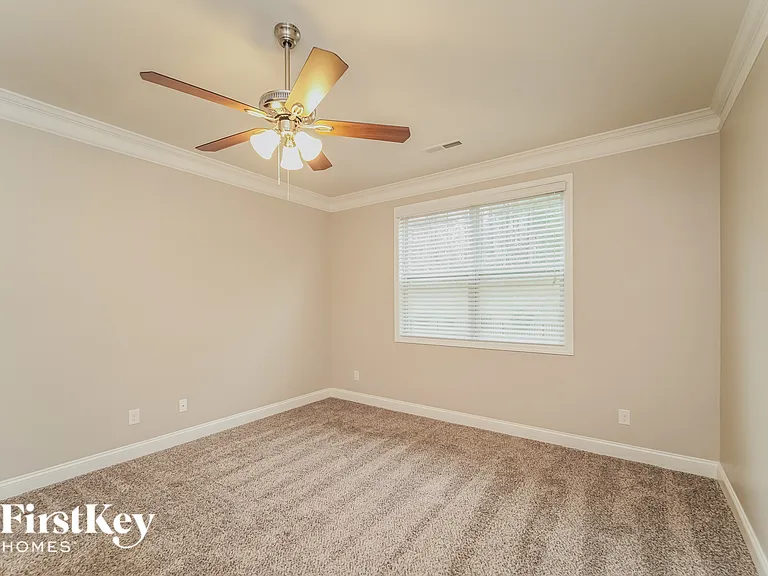 124 Ridgemont Ln — Photo 8