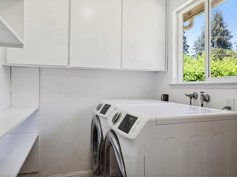 866 Woodland Ct — Photo 44