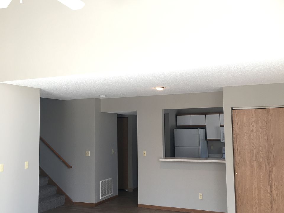 1st image of 2152 Hemlock Blvd