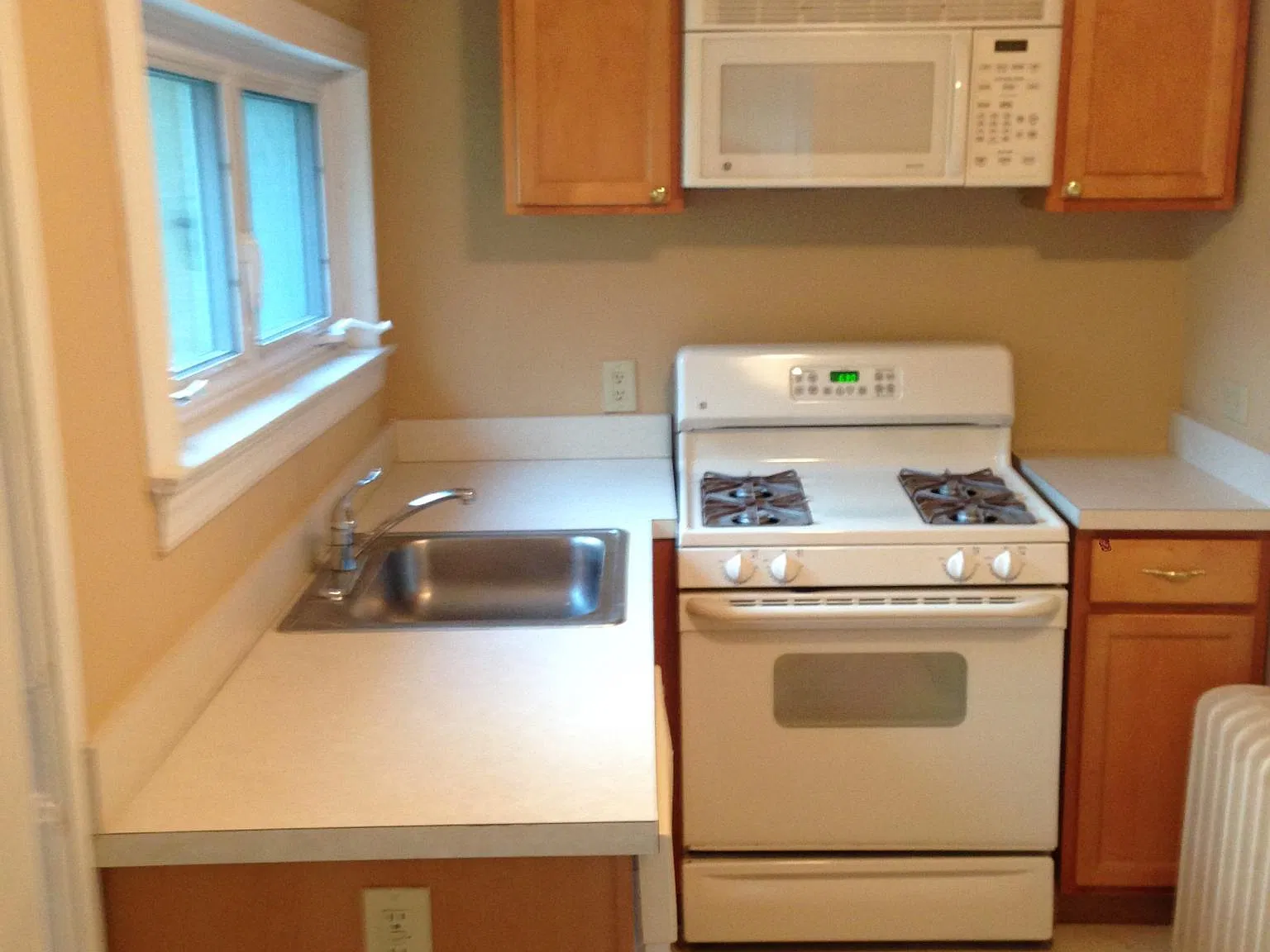 2 bed, 1000 sqft, $2,450 — Photo 2