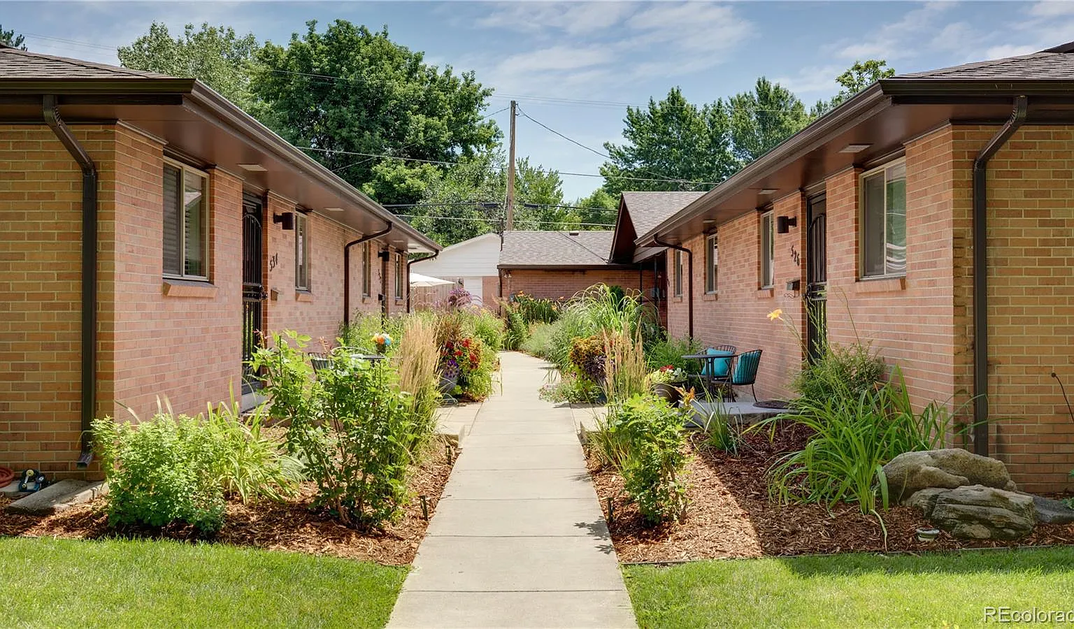 2 bed, 1.0 bath, 1000 sqft, $3,250 — Photo 2
