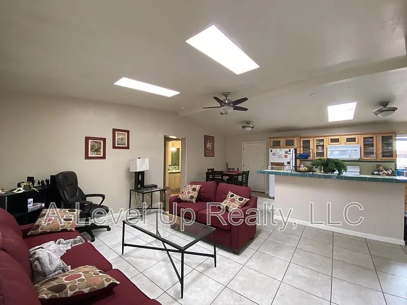1 bed, 1.0 bath, $600 — Photo 4