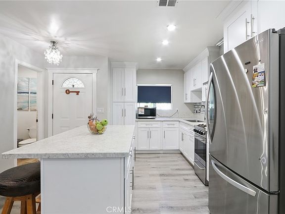 3rd image of 15316 Giordano St