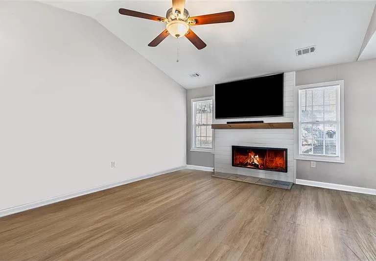 5720 Crow Dr — Photo 6