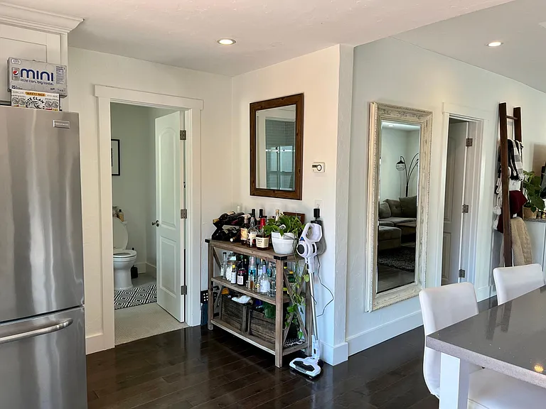 169 S Laurel St — Photo 9