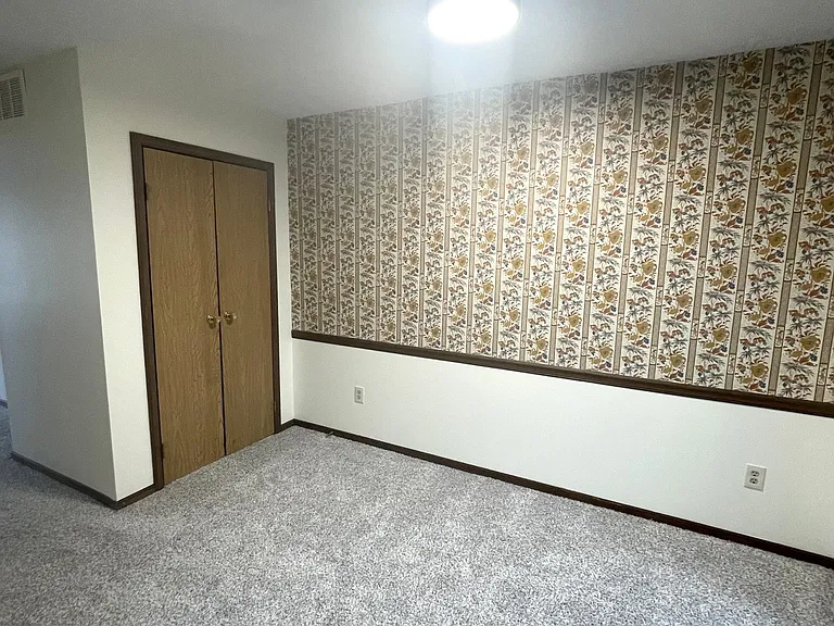 3340 Edgebrook Dr — Photo 5