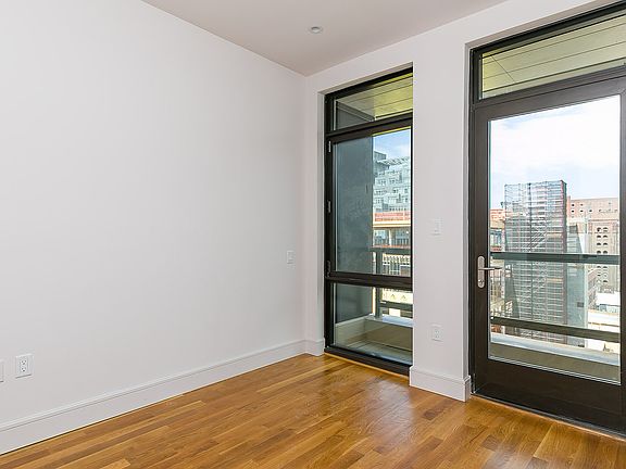 5th image of 321 Wythe Ave #707