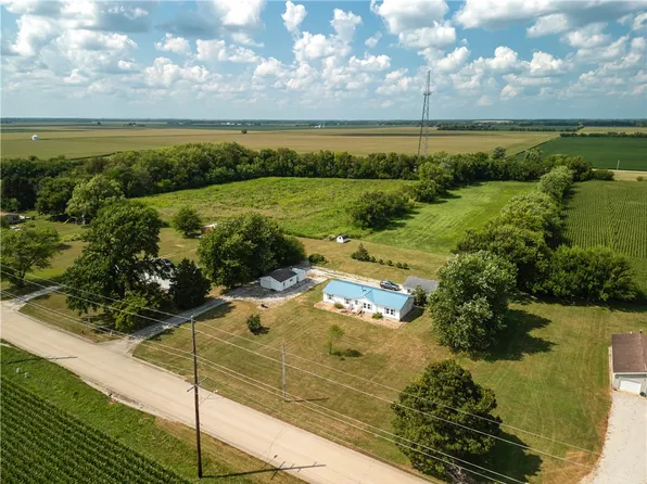 411 W Woodyard Ave, Ridge Farm, IL 61870