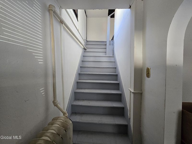 3rd image of 38 Sloan Street