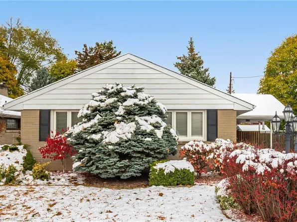 25 Sora Dr, Mississauga, ON L5M 1B3